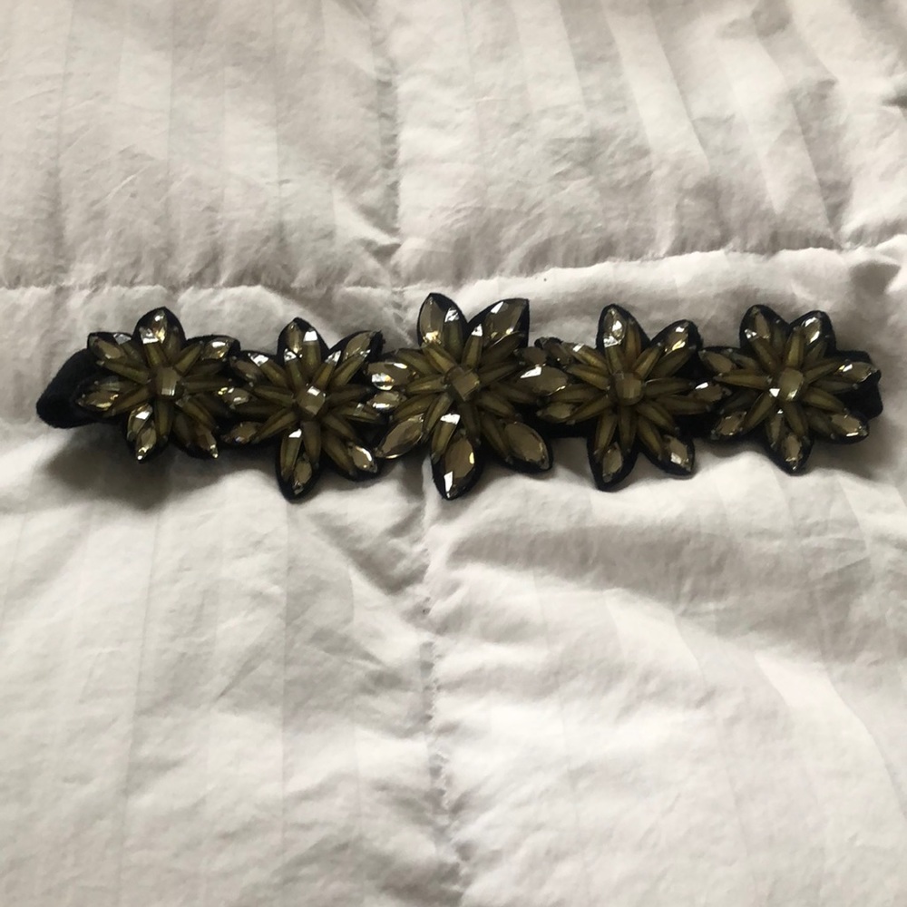 Crystal flower belt worn less than 10 times